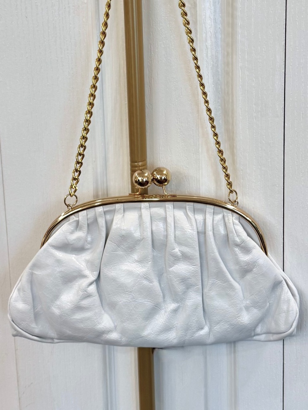 NWT Deux Lux Modern Vintage White Vegan Leather Kiss Lock Shoulder Bag